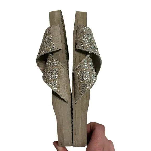 Yellow Box Mellow Mat Jeweled Cross Strap Slip on Sandals Size 8.5 Taupe Leather - Picture 7 of 10